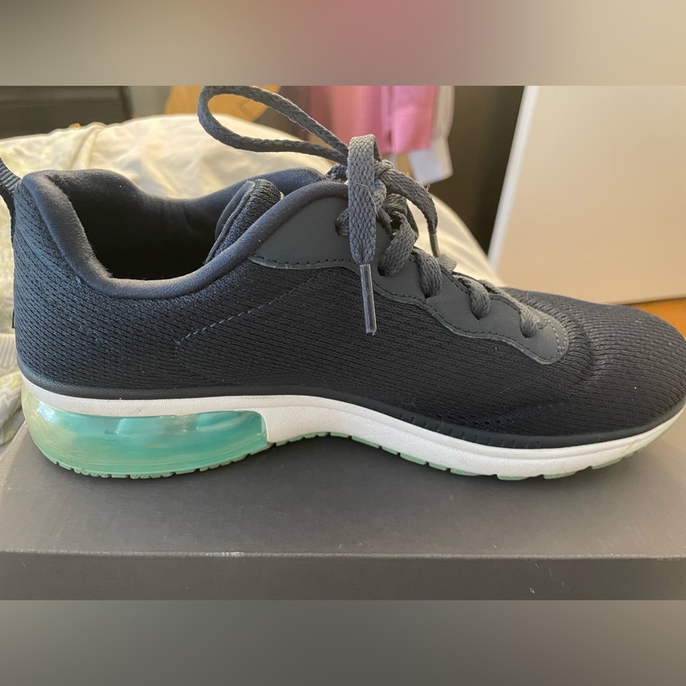 Women’s  Sneakers